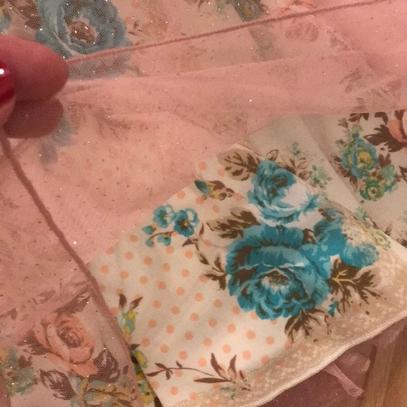 Glitter & Gauzy Floral Prom / Homecoming - Picture 4 of 7